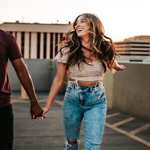 puff sleeved crop top